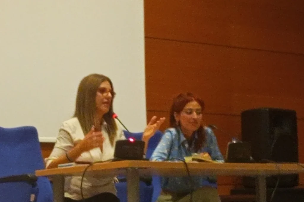 Στιγμιότυπο με τις ομιλήτριες από τη συμμετοχή της ΑΛΘΑΙΑ στο ART4MORE.